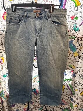 Retro capri low waist light wash denim jeans